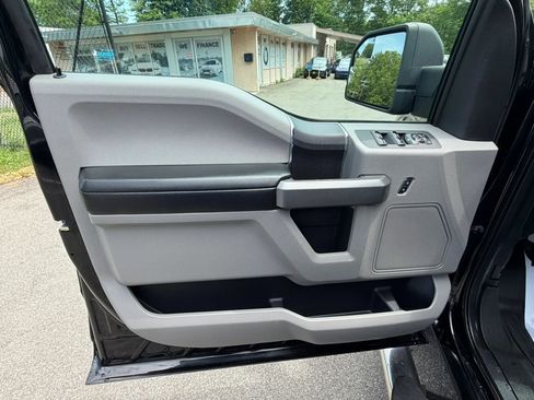 Used 2016 Ford F150 XLT AWD/4WD image 11