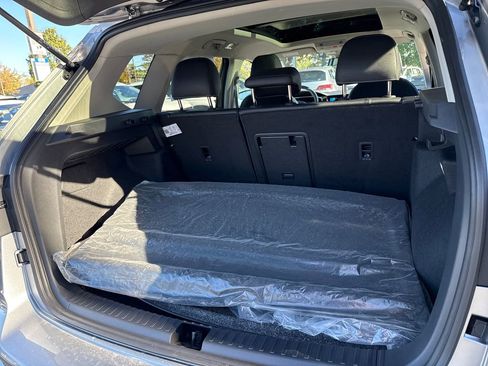 New 2025 Volkswagen Taos SE image 15