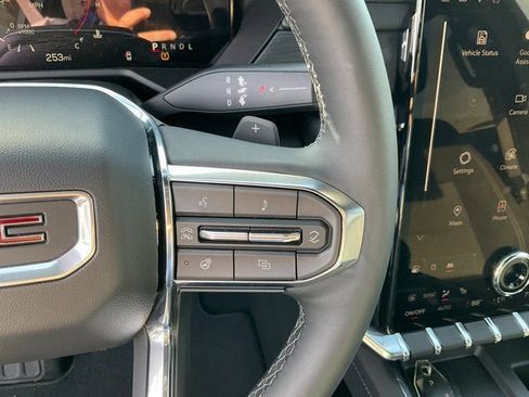 New 2025 GMC Acadia Elevation image 9