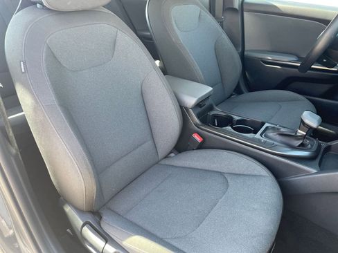 Used 2025 Kia K4 LXS image 35
