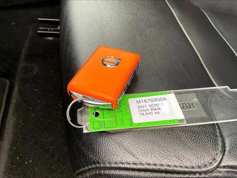 Used 2021 Volvo XC90 T5 Momentum image 19