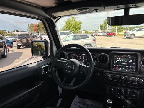 Used 2023 Jeep Wrangler Unlimited Sport AWD/4WD image 15