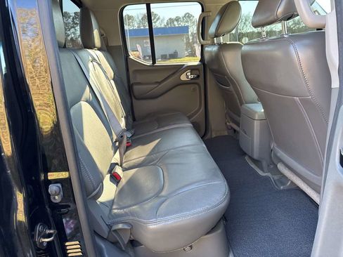 Used 2014 Nissan Frontier SL image 13