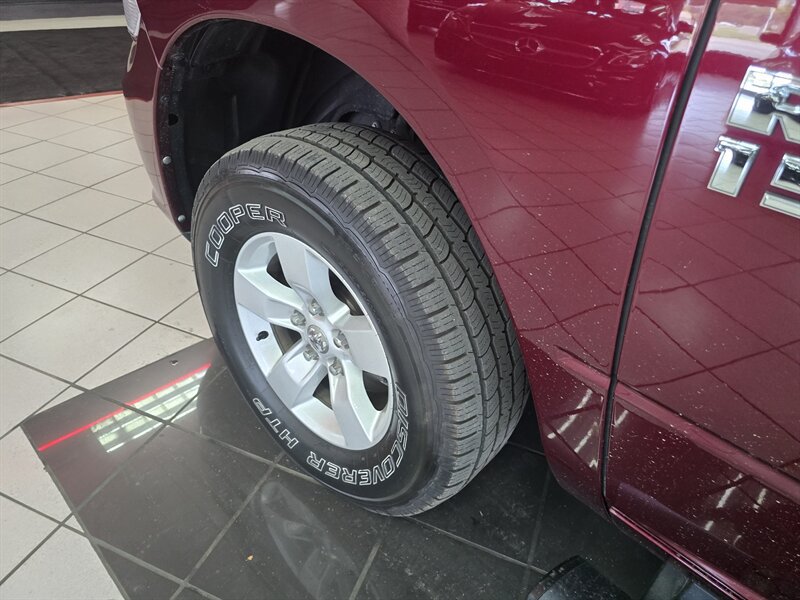 Used 2017 RAM 1500 Express RWD image 31
