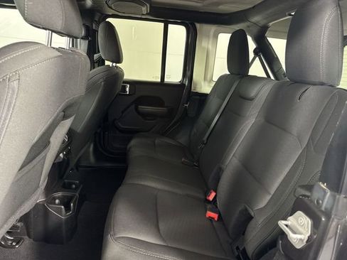 Used 2020 Jeep Wrangler Unlimited Sport image 23