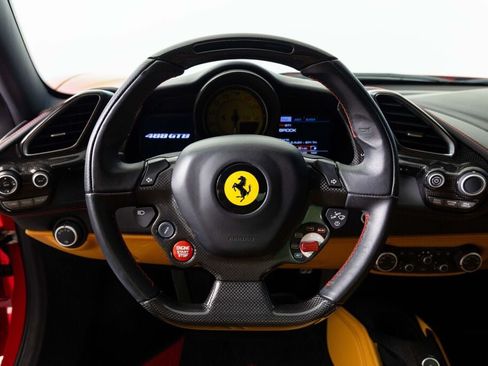 Used 2017 Ferrari 488 GTB RWD image 5