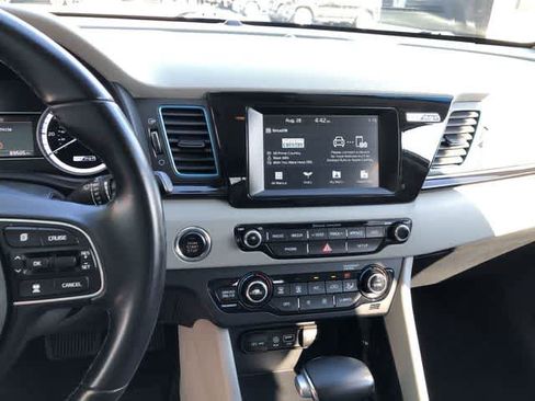 Used 2019 Kia Niro EX FWD image 33