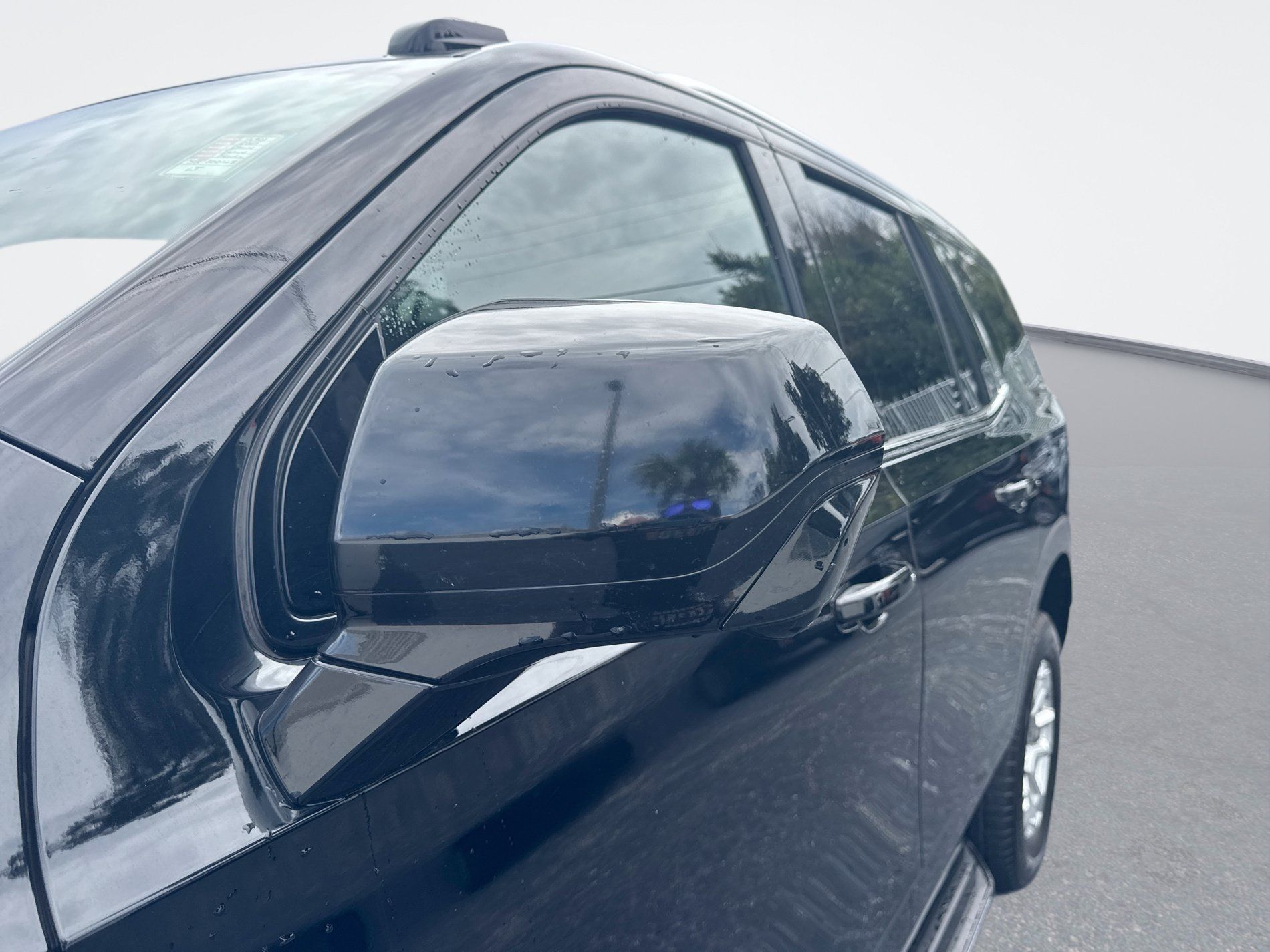 Used 2025 Chevrolet Tahoe LT RWD image 12