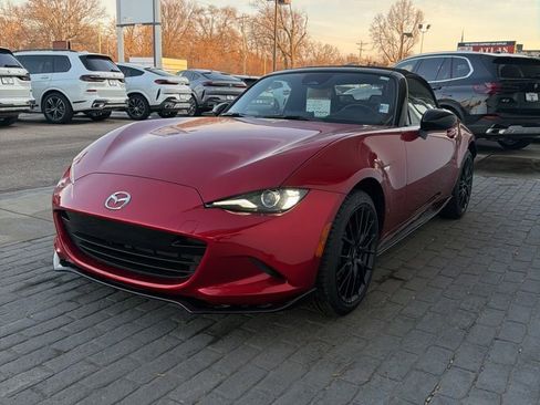 Certified 2024 MAZDA MX-5 Miata Club w/ Brembo/BBS Recaro Package image 3