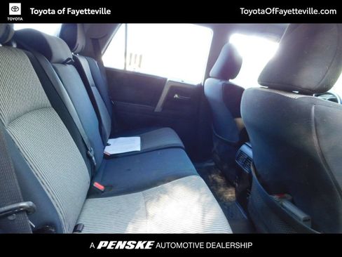 Used 2016 Toyota 4Runner SR5 AWD/4WD image 4