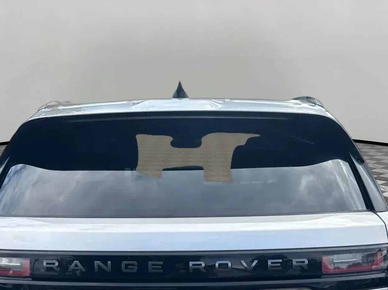 Used 2019 Land Rover Range Rover Velar R-Dynamic SE AWD/4WD image 6