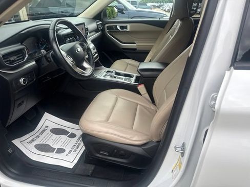 Used 2021 Ford Explorer XLT w/ Equipment Group 202A RWD image 10