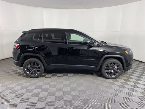 New 2026 Jeep Compass Limited image 5