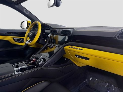 Used 2024 Lamborghini Urus S AWD/4WD image 37