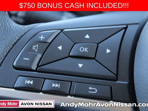 New 2025 Nissan Versa SR w/ Trunk Package image 17