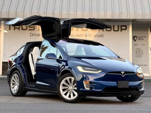Used 2016 Tesla Model X 75D AWD/4WD image 2