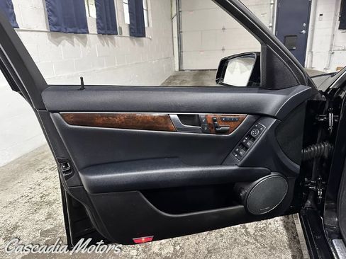 Used 2014 Mercedes-Benz C 300 4MATIC Sedan image 18