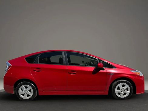 Used 2011 Toyota Prius Three w/ Navigation Pkg FWD image 9