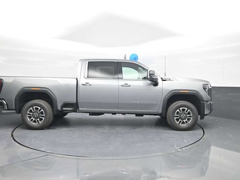 New 2026 GMC Sierra 2500 SLT AWD/4WD image 9