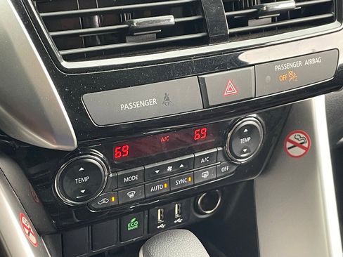 Used 2024 Mitsubishi Eclipse Cross SE image 7