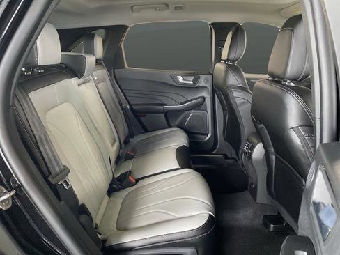 New 2026 Ford Escape SE w/ PHEV Premium Package FWD image 30
