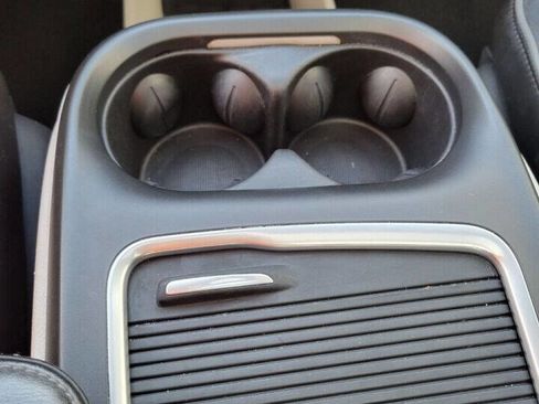 Used 2020 Chrysler Pacifica Limited image 19