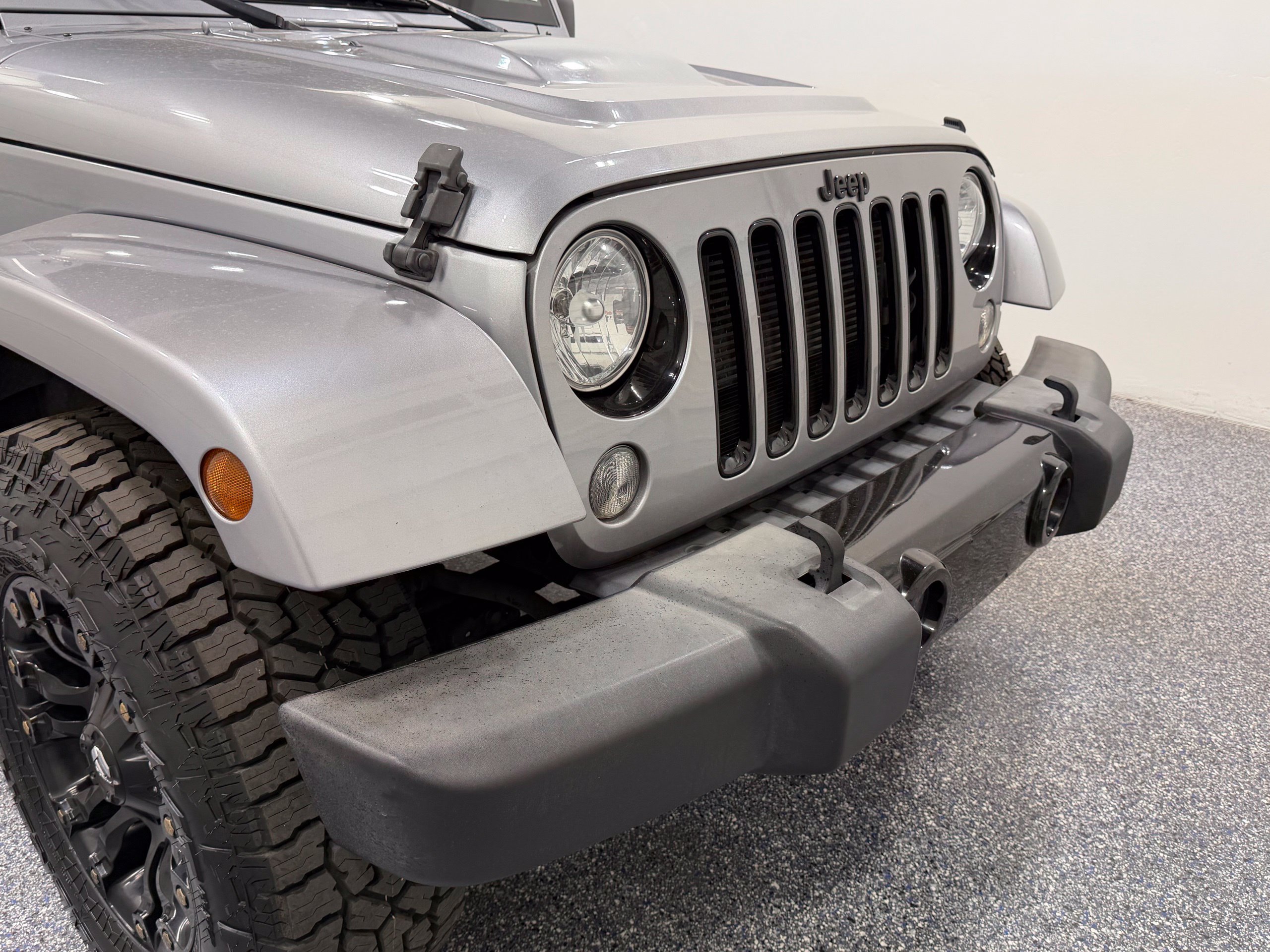 Used 2015 Jeep Wrangler Unlimited Sahara AWD/4WD image 19