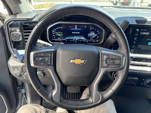 Used 2024 Chevrolet Silverado 2500 LTZ AWD/4WD image 17