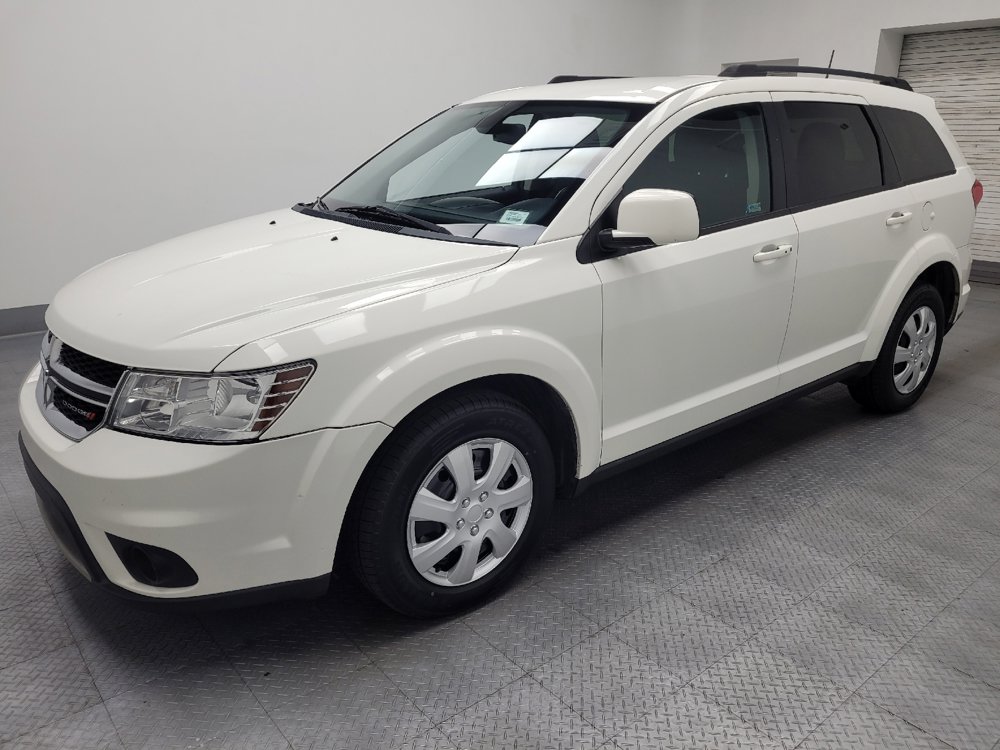 Used 2018 Dodge Journey SXT w/ Connectivity Group FWD image 2