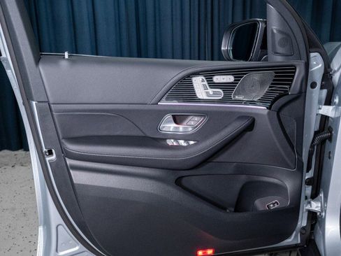 New 2026 Mercedes-Benz GLS 580 4MATIC image 13