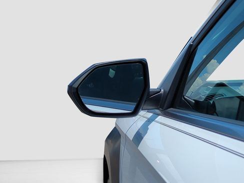 Certified 2024 Hyundai Kona Limited FWD image 29