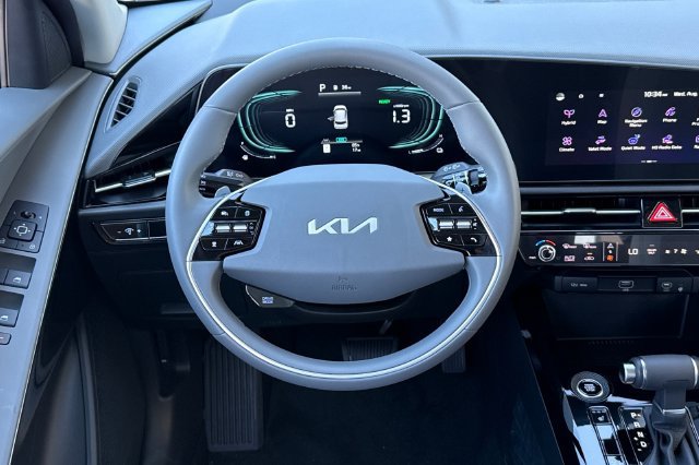 New 2026 Kia Niro EX FWD image 17