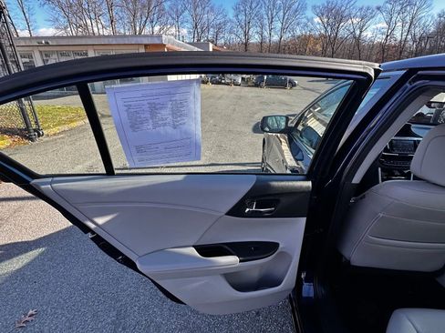 Used 2016 Honda Accord EX-L image 24