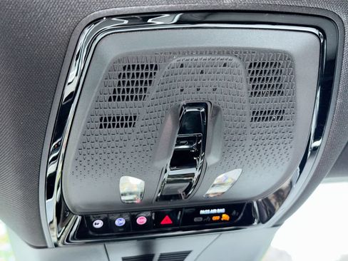 Used 2025 Cadillac Lyriq Luxury RWD image 19
