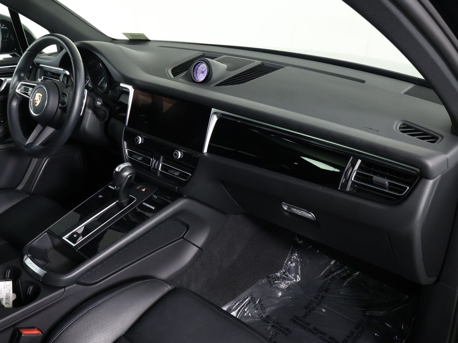 Certified 2023 Porsche Macan AWD/4WD image 24