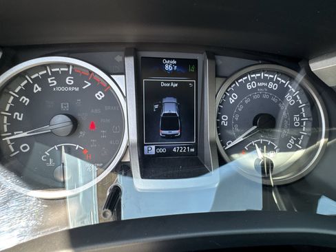 Used 2023 Toyota Tacoma SR5 w/ Technology Package AWD/4WD image 25