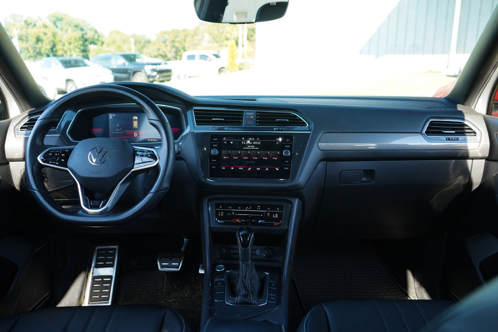 Used 2022 Volkswagen Tiguan SE R-Line FWD image 10