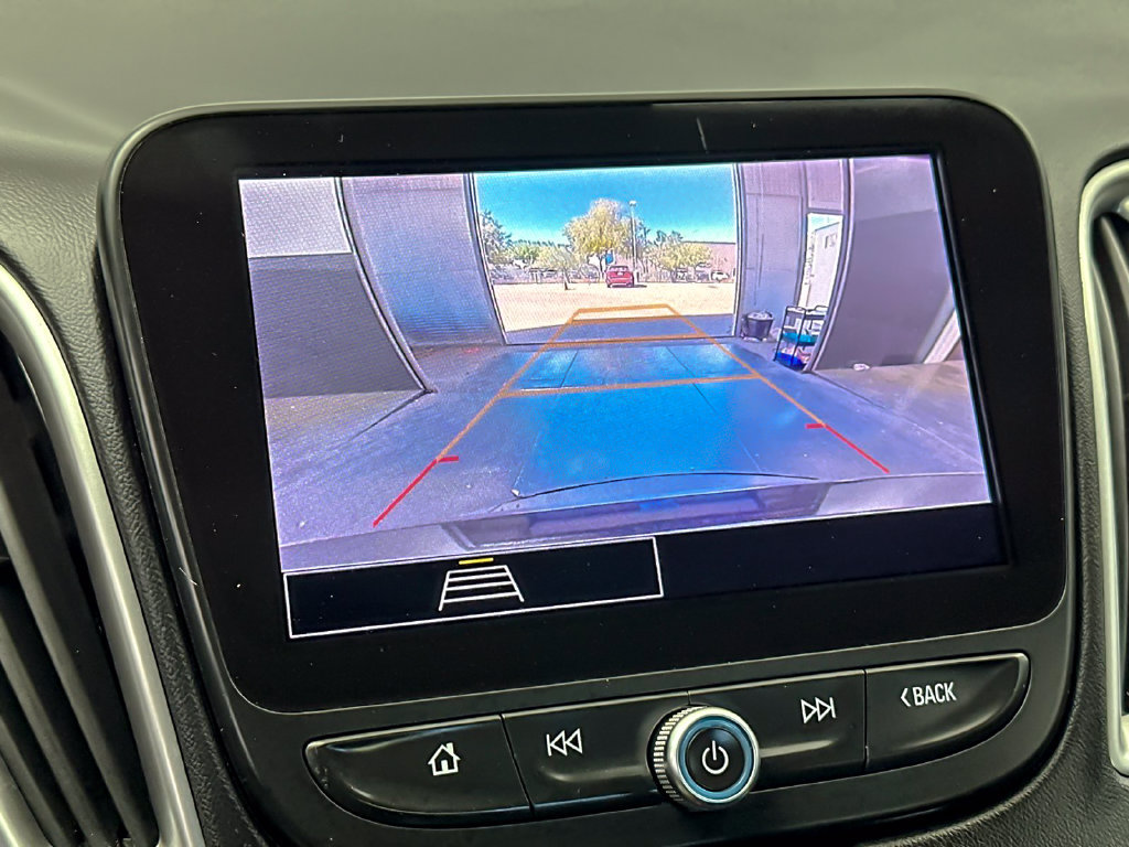 Used 2025 Chevrolet Malibu LT FWD image 17