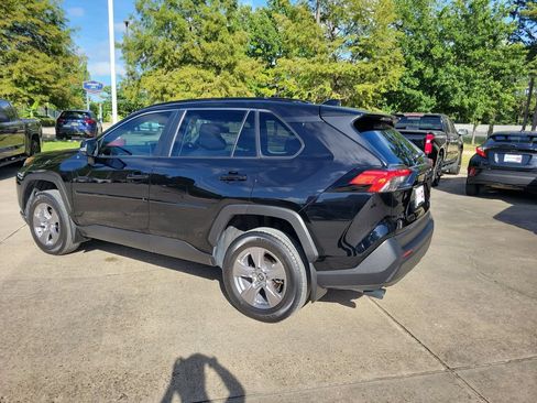 Used 2024 Toyota RAV4 XLE FWD image 3