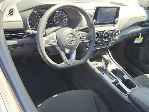 New 2025 Nissan Sentra SR image 4