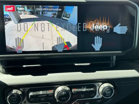 New 2026 Jeep Wrangler Unlimited Rubicon AWD/4WD image 25