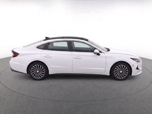 Used 2023 Hyundai Sonata Limited w/ Cargo Package FWD image 4