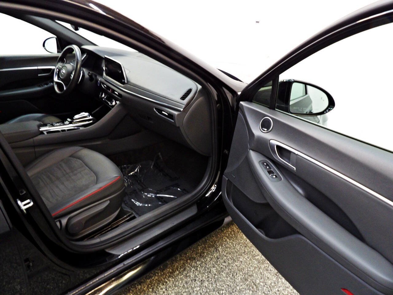 Used 2021 Hyundai Sonata SEL Plus w/ Tech Package FWD image 12