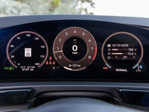 Certified 2025 Porsche Cayenne S image 32