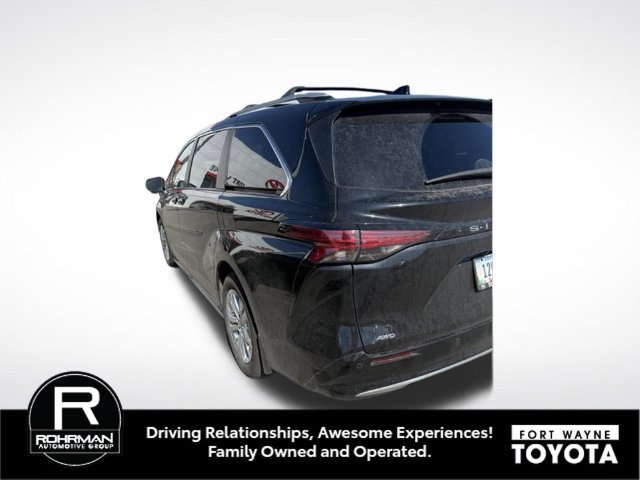 Used 2022 Toyota Sienna Platinum AWD/4WD image 9