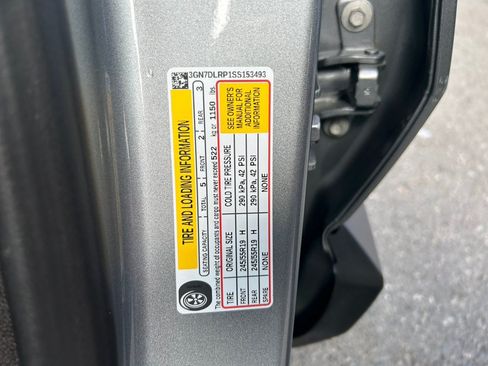 Used 2025 Chevrolet Equinox EV LT FWD image 58