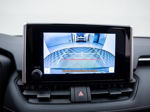 Used 2025 Toyota RAV4 XLE w/ Convenience Package AWD/4WD image 24