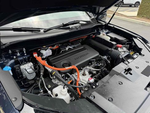Used 2025 Honda CR-V Sport-L image 18