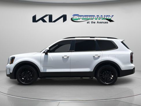 Certified 2025 Kia Telluride SX Prestige X-Line AWD/4WD image 3