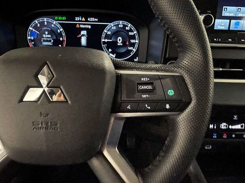 Used 2024 Mitsubishi Outlander SEL image 38